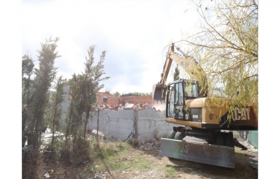 Büyükçekmece’de 10 kaçak yapı daha yıkıldı!