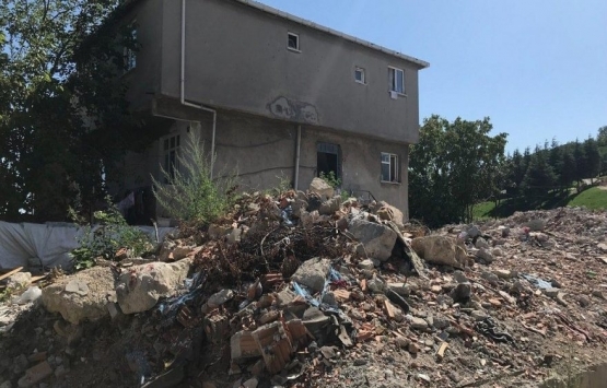 Kirazlıtepe'de molozlar 2 yıldır kaldırılmıyor!