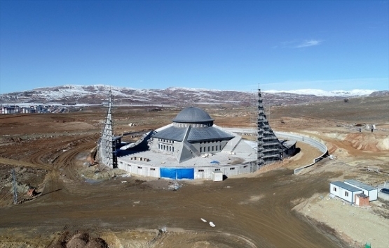 Sivas ta Ay yıldız mimarili cami açılışa hazırlanıyor!