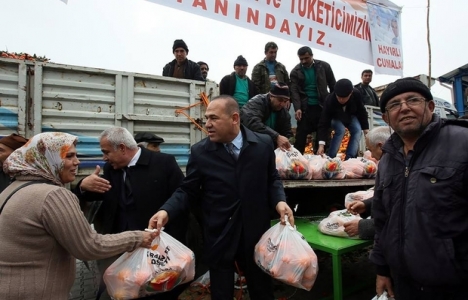 Adana Feke'de hizmet binası ve kapalı semt pazarı açıldı!