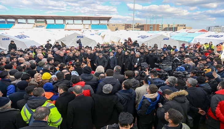 Erdoğan canlı yayında duyurdu! Depremzedeye 10 bin TL para ve kira yardımı geliyor!