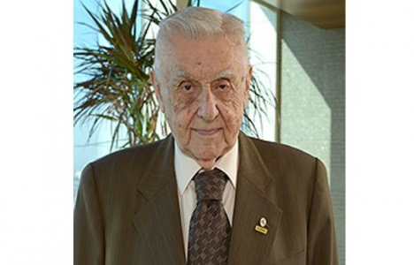 Sedat Üründül kimdir?