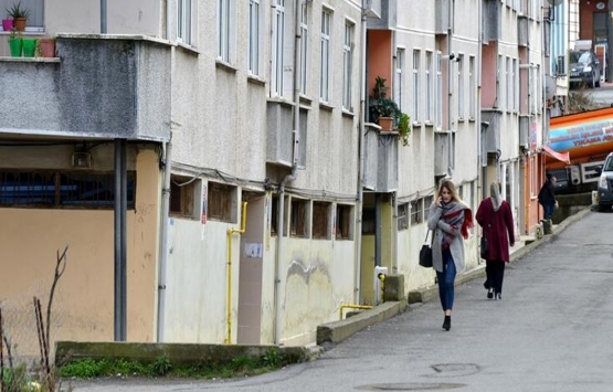 Rize deki eğimli binalar görenleri şaşırtıyor!