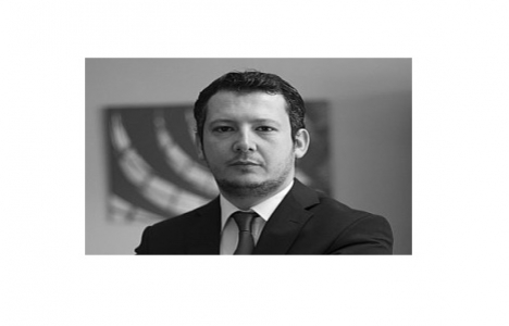 Mustafa Selçuk kimdir?