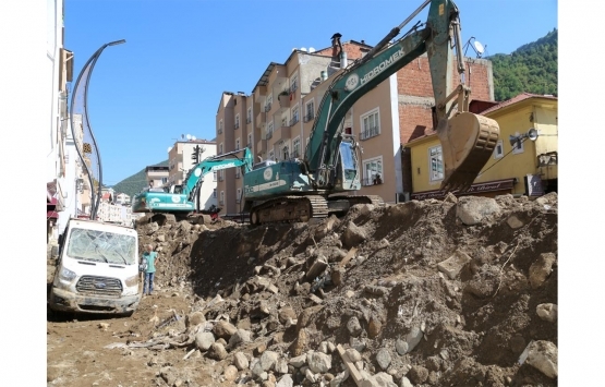 Giresun Dereli'deki hasarlı ve riskli yapılar yıkılıyor!