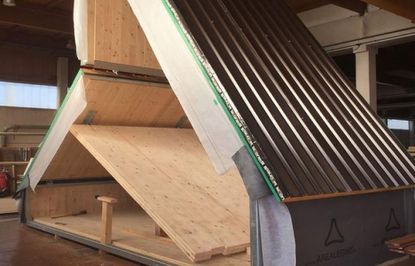 İtalyanlar 6 saatte villa yaptı!