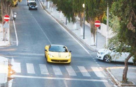 Çeşme'de engelliler için yol genişletildi!