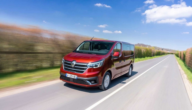 Renault Trafic Combi ve Panelvan'a bu ay zam gelmedi! 23 Ağustos 2023 fiyat listesi...