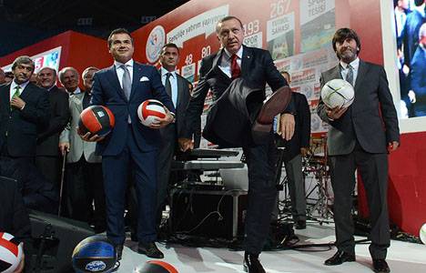 Başbakan: Olimpiyatlara harcayacağımız parayı spor tesislerine ayıracağız!