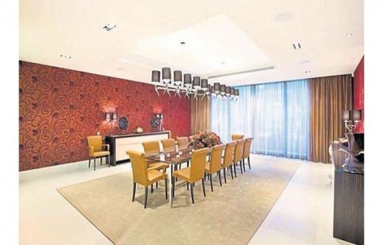 Mesut Özil den Amine Gülşe ye doğum hediyesi 80 milyonluk malikane!