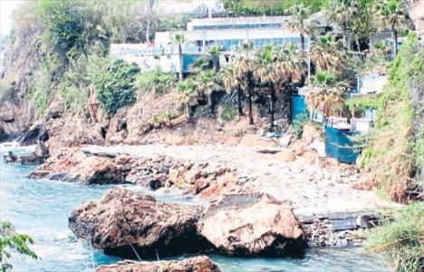 Antalya'da 16 kaçak plaj yıkılacak mı?