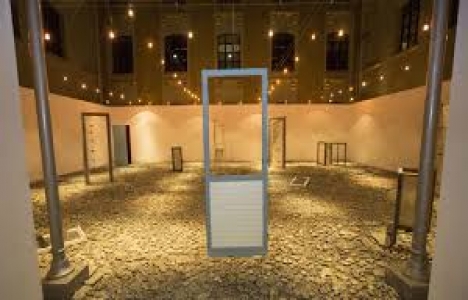 Evi Yeniden Kurmak sergisi açıldı!