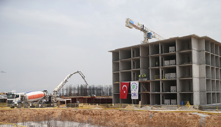 Son dakika... Cumhurbaşkanı Erdoğan dan deprem konutları açıklaması: Yakında teslimlere başlıyoruz!