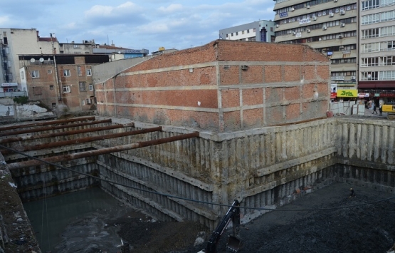 Samsun'da AVM inşaatı müzeyi çatlattı!