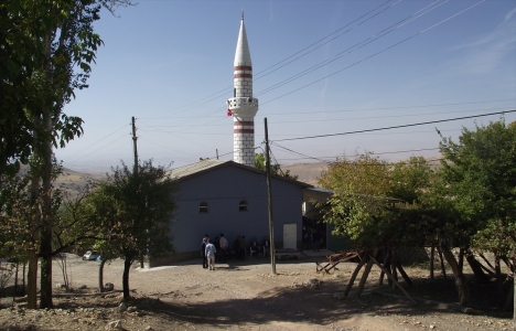 Elazığ Keban'daki cami 45 yıl sonra minareye kavuştu!