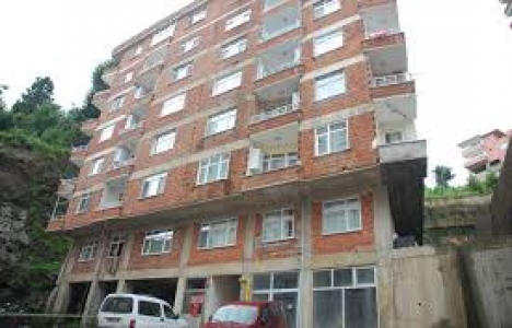 Rize'de imarsız binaya oturulmaz raporu verildi!