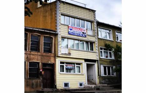 Üç dinin buluştuğu Kuzguncuk’ta satılık bina!