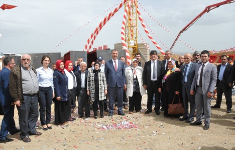 Kırıkkale Bahşılı'daki 156 dairelik konut projesinin temeli atıldı!