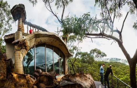 Lionel Buckett, mağarayı muhteşem bir eve dönüştürdü!