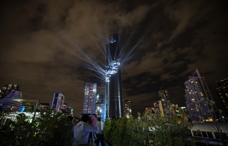Tayland ın en yüksek gökdeleni MahaNakhon açıldı!