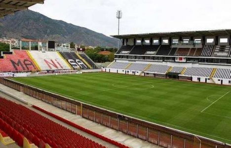 Manisa 19 Mayıs Stadı'nda zemin sorunu yaşandı!