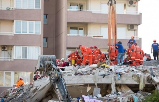 İzmir'de ağır hasar gören binalardan 58'i yıkıldı!