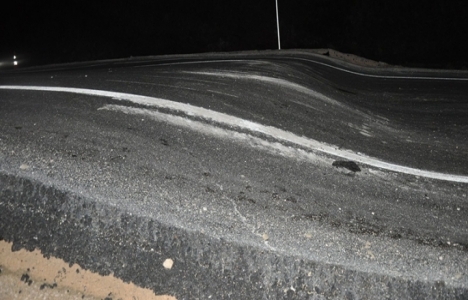 Antalya - İzmir karayolu heyelan nedeniyle trafiğe kapandı!