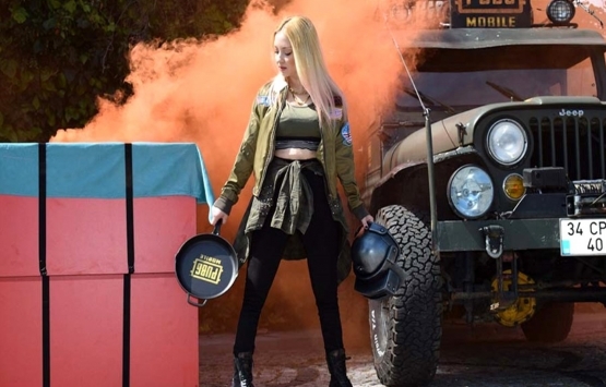 Ece Seçkin reklam parasıyla villa alacak!