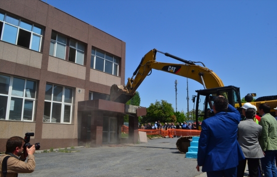 İSKİ binaları yıkılıyor!