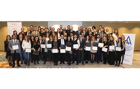 ICSC - John T. Riordan Gayrimenkul Okulu 2016 mezunlarını verdi!