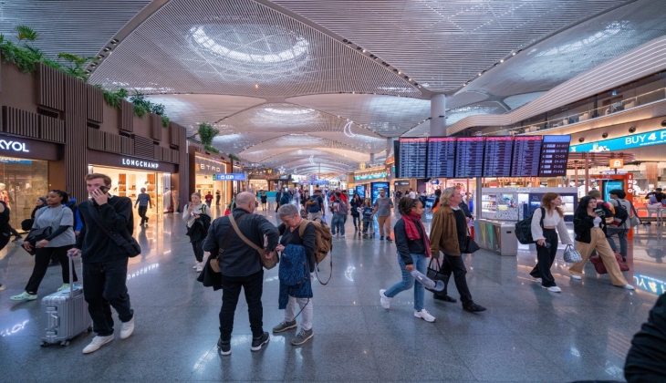 İstanbul Havalimanı’nda bayram yoğunluğu! Tatili kapan havalimanına akın etti! Günlük yolcu sayısı 200 bini geçti!