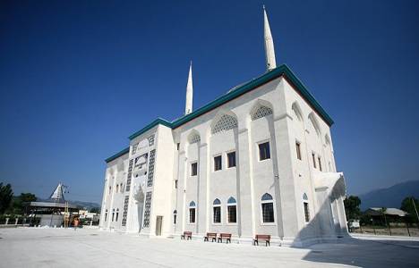 Burak Başlılar Camii mimarisiyle dikkat çekliyor!