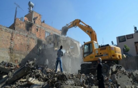 Sur'da bin 312 yapı yıkıldı!