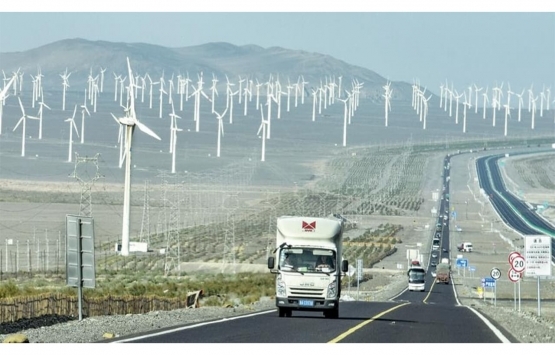 Xinjiang Uygur Özerk Bölgesi’nin 72 milyar yuanlık alt yapı projeleri için ilk kazma vuruldu!