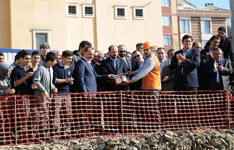 Bağcılar'ın 22 mahallesinde kapalı yüzme havuzu inşa edilecek!