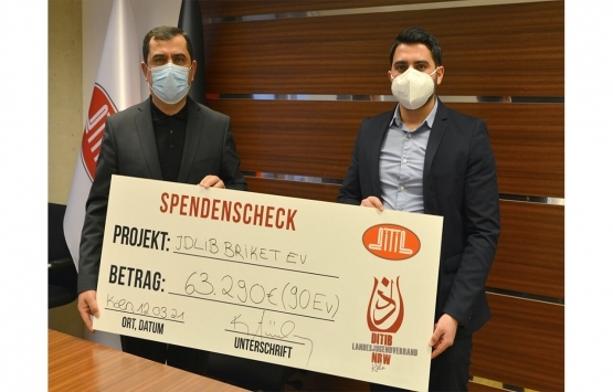 Almanya da Türk gençleri İdlib de 90 konut yapımı için yardım topladı!