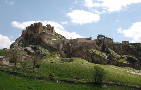 Kahta Kalesi'nde restorasyon çalışmaları sürüyor!