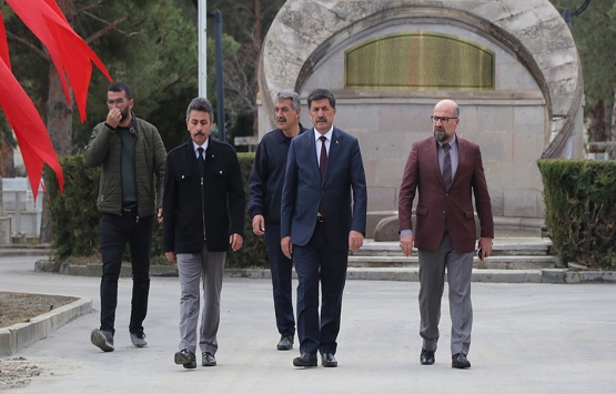 Erzincan depreminde yaşamını yitirenler unutulmadı! 30 Senenin ardından yine anıldı...