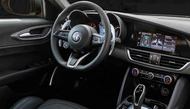 Şok zam! Alfa Romeo Giulia 50 bin TL zamlandı! 20 Aralık 2022 fiyat listesi