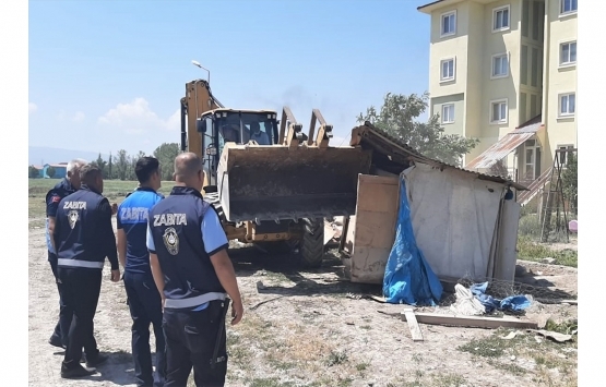 Erzurum Aziziye'de 50 kaçak yapı yıkıldı!