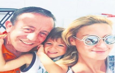 Ali Ağaoğlu bayramı yoğun geçiriyor!