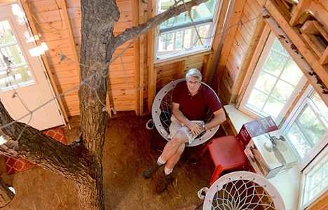 Amerikalı müteahhit Jay Hewitt üç katlı ağaç ev inşa etti!