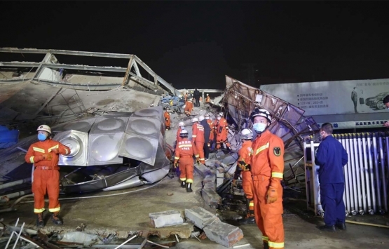 Çin'de koronavirüslü hastaların bulunduğu otel çöktü!