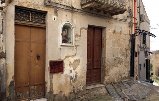 1 Euro ya ev almayı düşünenler dikkat!