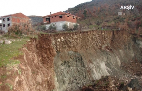 Zonguldak'ta heyelan nedeniyle 6 ev boşaltıldı!