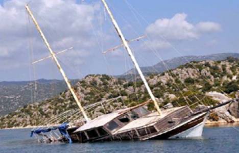 Turistik yat çürüyor!