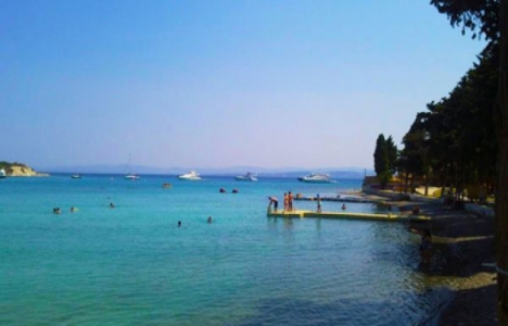 Çeşme Aya Yorgi'de Koyuma Dokunma kampanyası başlatıldı!