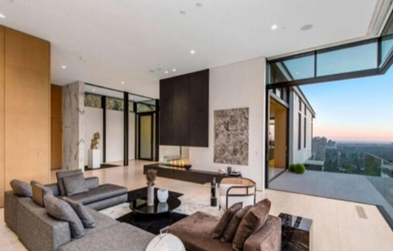 Ariana Grande Hollywoods Hills te 13,7 milyon dolara malikane aldı!