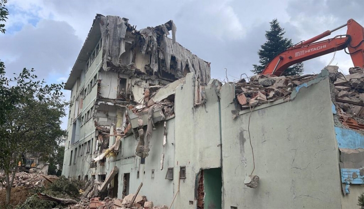 Beşiktaş ta kentsel dönüşüm için ilk kepçe vuruldu!