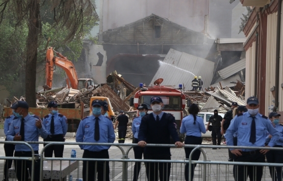 Arnavutluk'taki Ulusal Tiyatro binasının yıkımına tepki!